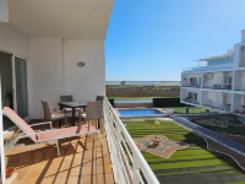 Seafront Complex with private pool, two bedroom apartment fully equipped Hotels in Fuseta