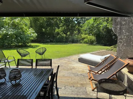 In the middle of nature. Rich biodiversity and farm animals. City 10 min away