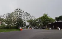 Tranquil And Modern Haven 2Br At The Rosebay Apartment - 4-Star