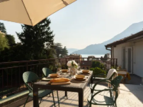 Terrace Over Torno - by MyHomeInComo Hotels in Torno