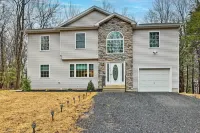 3 Mi to Kalahari: Pocono Summit Home w/ Game Room!
