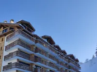 COURCHEVEL 1650, stand. apartment sleeps 8, 100 m gondola, covered parking.