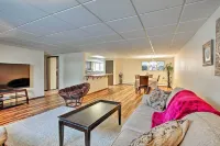 Lakefront Fairbanks Unit, 1 Mile to Pioneer Park! Hotel a 