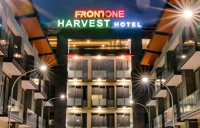 Front One Harvest Hotel Wonosobo