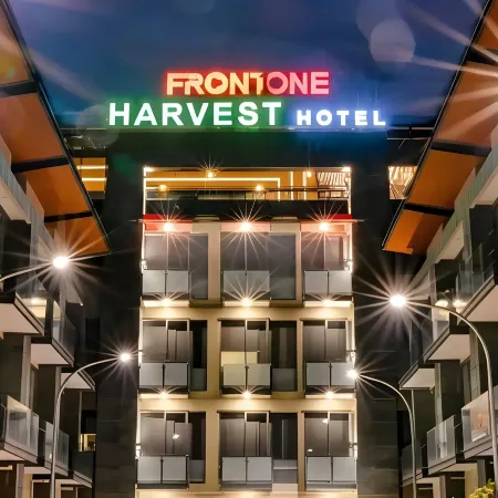 Front One Harvest Hotel Wonosobo