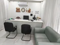 Hotel Y J Manor