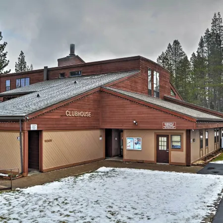 Cabin < 2 Mi to Tahoe Donner Downhill Ski Resort