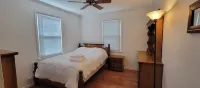 Crystal City Family Home - Comfort and Convenience