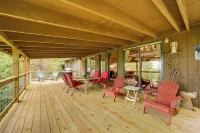 Robbinsville Vacation Rental w/ Covered Balcony - Wifi