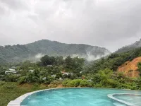 Mit Retreat Hotels in Hoa Binh