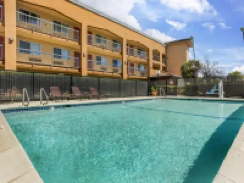 ベスト ウエスタン プラス プレザントン イン プレザントンのホテル