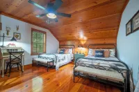 Helen's Newest Riverfront Rental on the Chattahoochee River