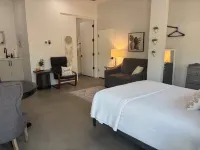 Private Casita w desert landscape and great views.