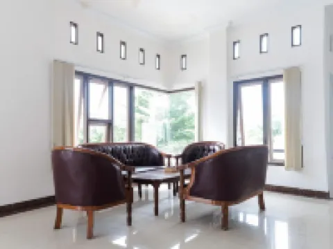 RedDoorz Syariah @ Jalan Ir Haji Juanda Jambi 哥打巴魯酒店