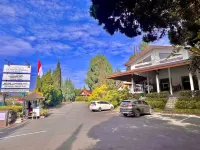 Grand Panorama Lembang - Bãi đậu xe