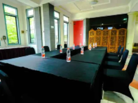 Tripletree Novon Family Hotel Hotels in Blimbing