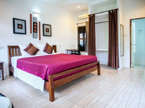 Villa with private pool and mountain views