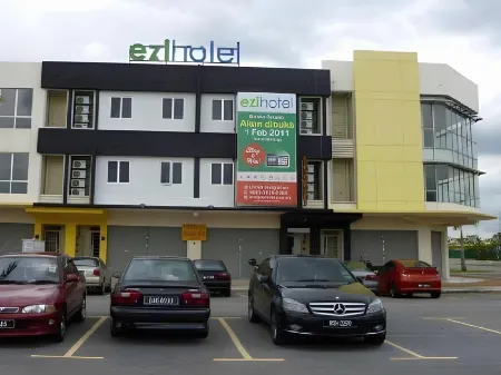 Ezi Hotel Klang Отели в г. Кланг