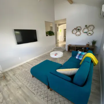 Newly Remodeled 4th Street Work-Friendly Home by Redawning