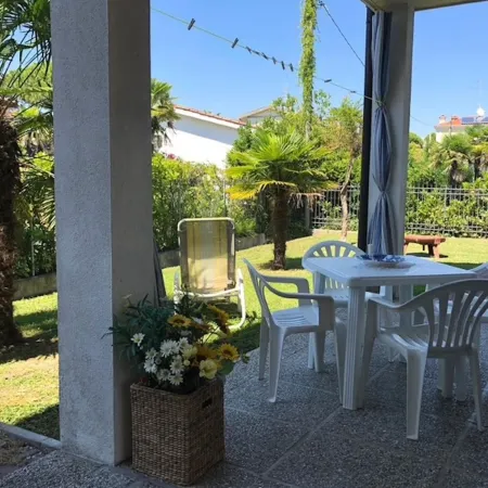 Comfortable Villa Near the Beach