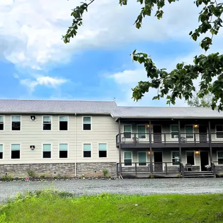 Alaska Lake + Lodge at Longmere
