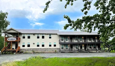 Alaska Lake + Lodge at Longmere Hotel a 