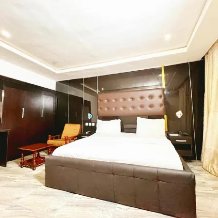 Tatafish Hotels Premium Rooms & Complimentary Meals