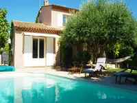 Holiday Home in Pertuis with Private Pool