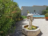 Villa Alba: Sunlit Comfort in Lirac - 빌라