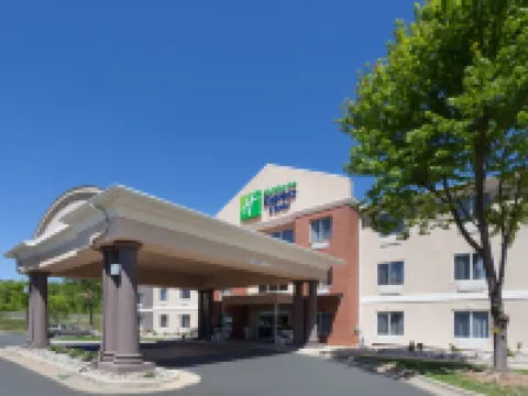 Holiday Inn Express & Suites MEBANE by IHG Hotels in Mebane