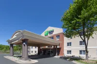Holiday Inn Express & Suites Mebane Hotels in Woodlawn