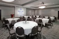 Delta Hotels Edmonton Centre Suites - breakfast