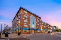 The Harborview on Lake Michigan, Ascend Hotel Collection Hotels in Ozaukee County