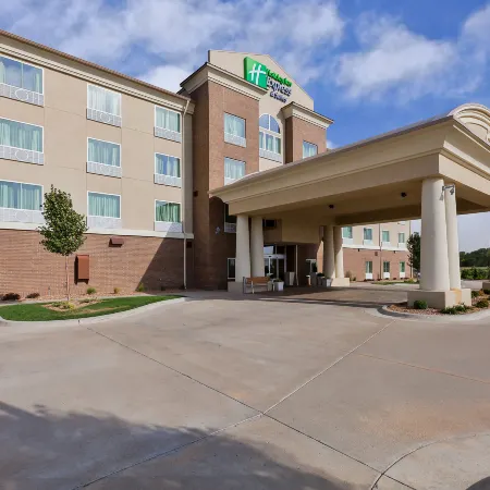Holiday Inn Express & Suites SALINA by IHG