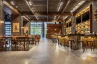Omni Nashville Hotel - bar
