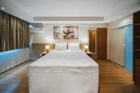 Hotel Golden Park Curitiba by Nacional Inn - 駐車場