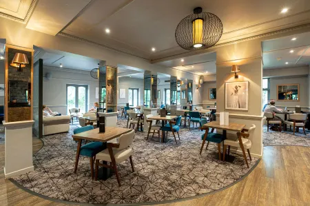 Westmead Hotel Bar & Restaurant Отели в г. Реддич