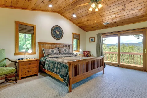 Almond Vacation Rental w/ Mountain Views! - 3-Star