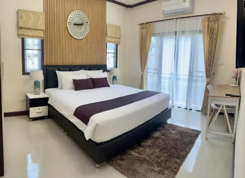 Elegant Holiday Home in Choeng Thale, Phuket with Garden View - Бунгало