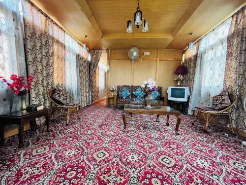 Shabrose Heritage Houseboats