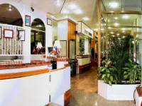 Hotel Mayorca Hotels near Piola Station