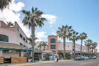 Outdoor Retreat with Panoramic Ocean Vistas, Sunrises, and Sunsets. Hotels in Imperial Beach