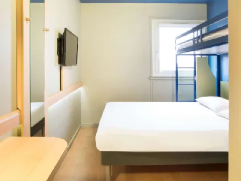 Ibis Budget Thonon les Bains โรงแรมในโอต-ซาวัว