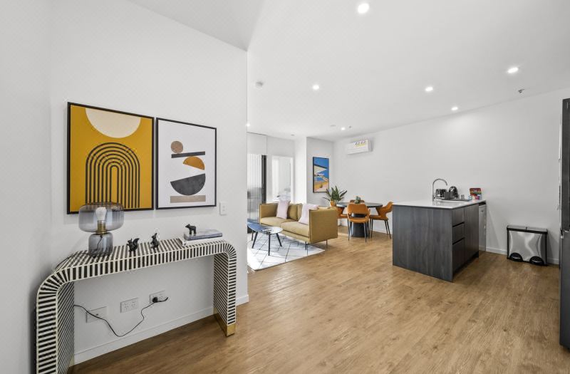 Refined 2-Bed With Luxurious Building Amenities