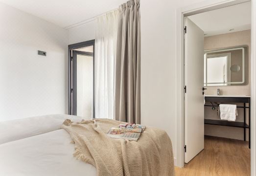 B48 발렌시아 페리아 Thumbnail