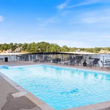 Lakeview Condo w/ 2 Pools & Beach - Family Fun Awaits at 21mm