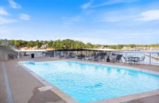 湖景公寓，帶兩個泳池和沙灘 - 家庭樂趣在21mm等你