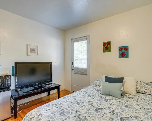 Serene Studio in SF Suburbs: Quiet + Cat Friendly! Hotels in Castro Valley