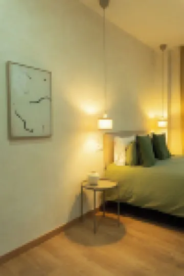 Tierra Blanca Hotels near Tour Bernabéu