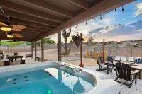 Alana House - Pool, Hot Tub, BBQ, Fire Pit + Walk to Hikes! 4 Bedroom Home by RedAwning
